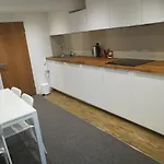 Mcmillan House Studio Apartmanhotel 3*