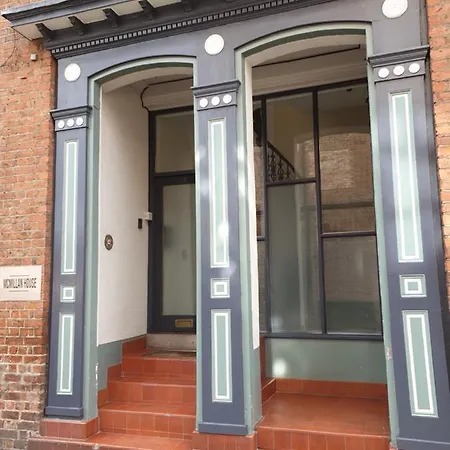 Mcmillan House Studio Apartmanhotel