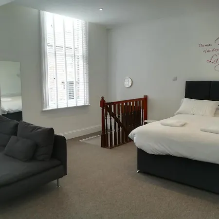 Mcmillan House Studio Aparthotel 3*